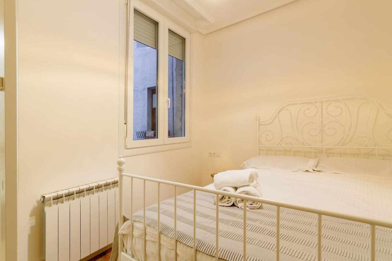 Vivienda Turistica Estilosa En La Zona Vieja Bilbao Extérieur photo